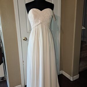 Elegant Strapless Shampagne Gown